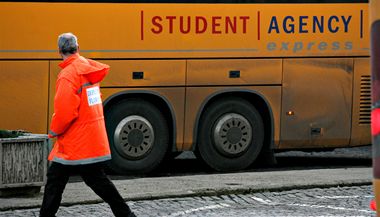 Norové dál vyšetřují. Jančurovým řidičům prodloužili vazbu o čtyři týdny | Lidovky.cz - Zprávy z domova Autobus Student Agency - ilustrační foto.