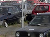 Dovoz ojetin je kv�li krizi o polovinu ni���.