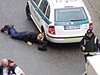 Mu� v Bratislav� st��lel brokovnic�.