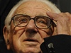Nicholas Winton slaví 104. narozeniny, zdraví mu prý slouží | Lidovky.cz - Lidé Nicholas Winton na premiéře filmu Nickyho rodina