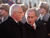 Ruský prezident Vladimir Putin (vpravo) s českým protějškem Václavem Klausem na setkání v Praze. | na serveru Lidovky.cz | aktuální zprávy Ruský prezident Vladimir Putin (vpravo) s českým protějškem Václavem Klausem na setkání v Praze. | na serveru Lidovky.cz | aktuální zprávy
