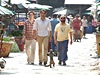 Kluci s oknem, nebo ještě s opicí? Bradley Cooper, Zach Galifianakis a Ed Helms v Bangkoku