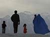 Afghánská rodina na snímku z roku 2007 odchází z Kábulu. | na serveru Lidovky.cz | aktu�ln� zpr�vy