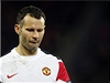 Ani legenda fotbalist� Manchesteru United Ryan Giggs nedok�zal po vy�azen� v z�kladn� skupin� Ligy mistr� skr�t velk� smutek