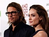 Na americké premiéře. Režisérka Angelina Jolie s manželem Bradem Pittem. | na serveru Lidovky.cz | aktuální zprávy Na americké premiéře. Režisérka Angelina Jolie s manželem Bradem Pittem. | na serveru Lidovky.cz | aktuální zprávy