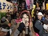 Japonsk� demonstranty p�im�la k protest�m hav�rie jadern� elektr�rny ve Fuku�im�. Tokio, 27. ledna 2012  