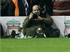 Fanou�ci Liverpoolu zbo��uj� ko�ku, kter� se b�hem pond�ln�ho z�pasu promen�dovala na Anfield Road