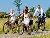 V Ústeckém kraji se otevře 27 km nových cyklostezek | Lidovky.cz - Cestování na kole Cyklisté - ilustrační foto.