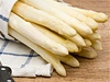 Jak poznat čerstvý chřest? Vrže a krásně voní | Lidovky.cz - Dobrá chuť Bílý chřest je obecně v Evropě žádanější. Zelený je jen okrajová záležitost.