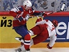 Norsk� hokejista Patrick Thoresen (velvo) a d�nsk� reprezentant Philip Larsen