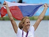 Miroslava Knapková oslavuje první zlatou medaili pro Českou republiku