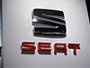 Automobilka Seat spustila vlastní solární elektrárnu | Lidovky.cz - Auto Španělská automobilová značka Seat změnila posedmé v historii své logo (na snímku). Naposledy měnila znak v roce 1999. Oznámila to 27. září v Paříži na tamním autosalonu.