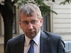 Ministr práce a sociálních věcí Jaromír Drábek přichází na pražský Úřad vlády, kde 1. října v podvečer jednal s premiérem Petrem Nečasem. | na serveru Lidovky.cz | aktuální zprávy Ministr práce a sociálních věcí Jaromír Drábek přichází na pražský Úřad vlády, kde 1. října v podvečer jednal s premiérem Petrem Nečasem. | na serveru Lidovky.cz | aktuální zprávy