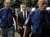 Policejní eskorta přivádí obviněného poslance a bývalého středočeského hejtmana Davida Ratha | na serveru Lidovky.cz | aktuální zprávy Policejní eskorta přivádí obviněného poslance a bývalého středočeského hejtmana Davida Ratha | na serveru Lidovky.cz | aktuální zprávy
