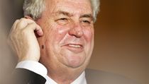 Milo� Zeman, zvolen� prezident. 