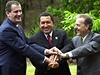  Hugo Chávez (uprost�ed) s prezidentem Mexika Vicentem Foxem (nalevo) a kolumbijským prezidentem Andresem Pastranou  | na serveru Lidovky.cz | aktu�ln� zpr�vy
