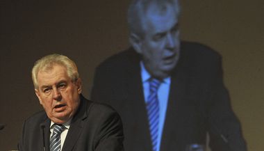 Docenti se bouří proti Zemanovi. Podpoří Putnu, nepůjdou si pro titul | Lidovky.cz - Zprávy z domova Prezident Miloš Zeman na sjezdu ČSSD