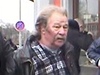 Policisté odvád�jí Uwe Giesemanna | na serveru Lidovky.cz | aktu�ln� zpr�vy