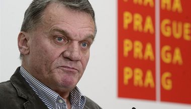 TOP 09 ztratila paměť. Pokud jízdenky MHD zdraží, bude to její vina, tvrdí primátor | Lidovky.cz - Zprávy z domova Pražský primátor Bohuslav Svoboda vystoupil 14. května na mimořádném briefingu k situaci v pražské koalici ODS a TOP 09.