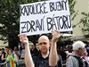 Smí pedagog nést plakát se slovem buzna? Podle Zemana ne | Lidovky.cz - Zprávy z domova Martin C. Putna v roce 2011 na Gay pride s transparentem.