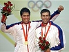 Británie pláče. Olympijský vítěz v jachtingu Simpson se utopil | Lidovky.cz - Ostatní sporty Zlatý jachtař z olympiády v Pekingu brit Andrew Simpson (vlevo) a stříbrný krajan Iain Percy