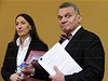 Odvolaný primátor Bohuslav Svoboda s rovněž odvolanou radní Udženijou. | na serveru Lidovky.cz | aktuální zprávy Odvolaný primátor Bohuslav Svoboda s rovněž odvolanou radní Udženijou. | na serveru Lidovky.cz | aktuální zprávy