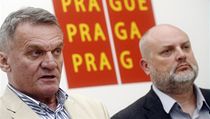 Pražský primátor Bohuslav Svoboda a předseda klubu pražských zastupitelů za ODS Ondřej Pecha vystoupili na tiskové konferenci po jednání zastupitelského klubu ODS.