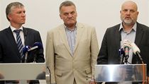 Pra��t� zastupitel� za ODS na �tern�m jedn�n� klubu jednomysln� odm�tli postup TOP 09 ohledn� magistr�tn� koalice. Ukon�en� spolupr�ce ozna�ili za "zcela bezprecedentn� krok". 