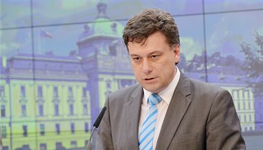 Razii nechám přezkoumat, řekl ministr Blažek | Lidovky.cz - Zprávy z domova Ministr spravedlnosti Blažek nechá přezkoumat adekvátnost razie.