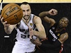 Miami si vynutilo pokračování série o titul v NBA se San Antoniem | Lidovky.cz - Ostatní sporty Basketbalista San Antonia Spurs Manu Ginobili (vlevo) a Dwyane Wade z Miami Heat