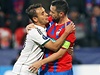 Debakl se neopakoval. Plzeň bojovala, přesto s Bayernem prohrála 0:1 | Lidovky.cz - Fotbal - Liga mistrů Fotbalista Plzně Pavel Horváth (vpravo) a Rafinha z Bayernu Mnichov