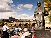 Sáňkující Smetana i Hopkirk. Normalizace a nepovedené pomníky | Lidovky.cz - Design Pro sochu Bedřicha Smetany od Josefa Malejovského bylo vybráno nádherné místo, Novotného lávka nad Vltavou. Ani Hradčany v pozadí ale nepovedenému monumentu nepomohly a Pražané mu začali říkat sáňkující Smetana.