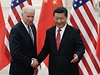 Neopakujte minulé chyby, varoval Peking amerického viceprezidenta | Lidovky.cz - Zprávy ze světa Americký viceprezident Joe Biden (vlevo) s čínským prezidentem Si Ťin-pchingem