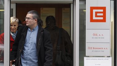 Jde o solár, potvrdila Bradáčová policejní zásah v ČEZ. Ten mluví o 'návštěvě' | Lidovky.cz - Státní pokladna Útvar pro odhalování organizovaného zločinu (ÚOOZ) zasahuje v energetické společnosti ČEZ