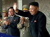 KLDR: Čang zradil vřelou otcovskou lásku, budiž třikrát proklet! | Lidovky.cz - Zprávy ze světa Kim Čong-un a Čang Song-tchek (třetí zprava) na vojenské slavnosti