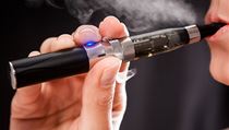 Boj proti kouření. New York omezí inhalaci e-cigaret na veřejnosti. | na serveru Lidovky.cz | aktuální zprávy Boj proti kouření. New York omezí inhalaci e-cigaret na veřejnosti. | na serveru Lidovky.cz | aktuální zprávy