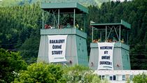 Těžní věže pod Beskydami jsou černými stavbami, které měly být strženy. Na co čekají? Na novou díru v zákoně? | na serveru Lidovky.cz | aktuální zprávy Těžní věže pod Beskydami jsou černými stavbami, které měly být strženy. Na co čekají? Na novou díru v zákoně? | na serveru Lidovky.cz | aktuální zprávy