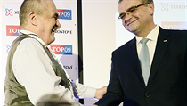 Miroslav Kalousek obhájil 8. prosince v Praze post místopředsedy na celostátním sněmu TOP 09. Na snímku mu gratuluje předseda Karel Schwarzenberg. | na serveru Lidovky.cz | aktuální zprávy Miroslav Kalousek obhájil 8. prosince v Praze post místopředsedy na celostátním sněmu TOP 09. Na snímku mu gratuluje předseda Karel Schwarzenberg. | na serveru Lidovky.cz | aktuální zprávy