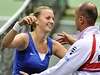 Petra Kvitová se raduje po vyhraném zápase s italkou Camila Giorgiovou s Petrem Pálou | na serveru Lidovky.cz | aktuální zprávy Petra Kvitová se raduje po vyhraném zápase s italkou Camila Giorgiovou s Petrem Pálou | na serveru Lidovky.cz | aktuální zprávy