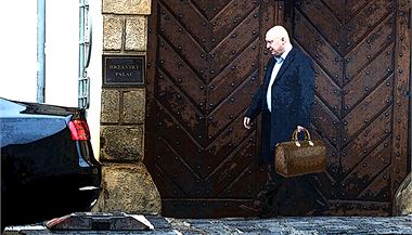 Generální ředitel ČEZ Daniel Beneš vyfocený u Hrzánského paláce, někdejšího sídla Jany Nečasové (Nagyové) | na serveru Lidovky.cz | aktuální zprávy Generální ředitel ČEZ Daniel Beneš vyfocený u Hrzánského paláce, někdejšího sídla Jany Nečasové (Nagyové) | na serveru Lidovky.cz | aktuální zprávy