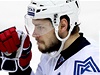 Ruské plány selhávají. KHL nesahá nejlepší lize světa ani po kotníky | Lidovky.cz - Názory Jaroslav Chabarov se raduje ze vstřelené branky.