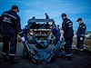 Petr Shelmovskiy, volný fotograf: Záchranáři na místě havárie v obci Grabovo nakládají vaky s těly cestujících letu MH17 (3. cena v kategorii Aktualita na Czech Press Photo) | na serveru Lidovky.cz | aktuální zprávy Petr Shelmovskiy, volný fotograf: Záchranáři na místě havárie v obci Grabovo nakládají vaky s těly cestujících letu MH17 (3. cena v kategorii Aktualita na Czech Press Photo) | na serveru Lidovky.cz | aktuální zprávy