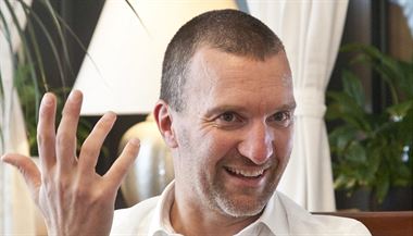 Pitr byl po revoluci jedním z nejdravějších podnikatelů a rychle se dostal do nejvyšších pater. Podnikal v potravinářském průmyslu, energetice a realitách. | na serveru Lidovky.cz | aktuální zprávy Pitr byl po revoluci jedním z nejdravějších podnikatelů a rychle se dostal do nejvyšších pater. Podnikal v potravinářském průmyslu, energetice a realitách. | na serveru Lidovky.cz | aktuální zprávy